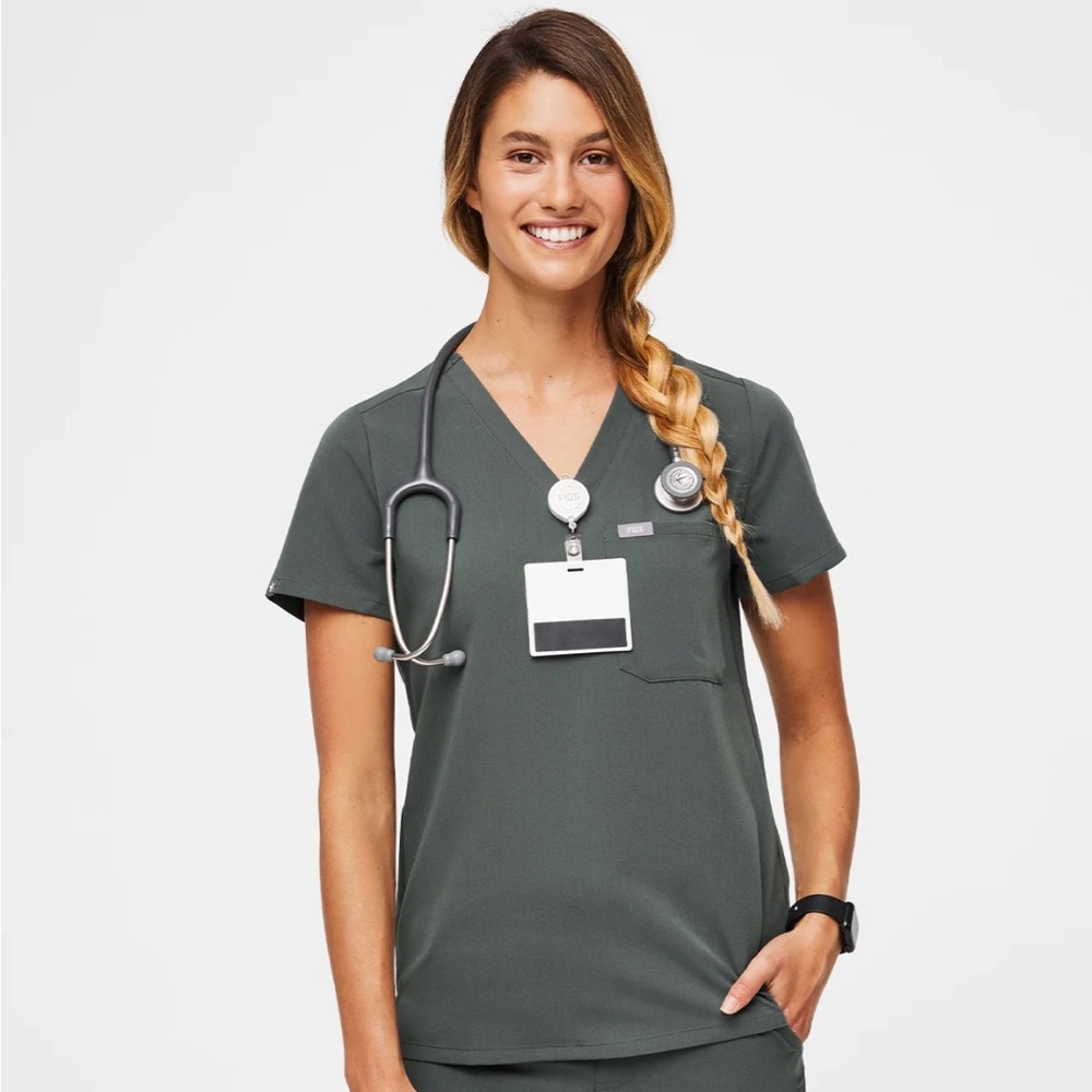 Figs Catarina one pocket scrub top. Bonsai. Muted forest green color. Small